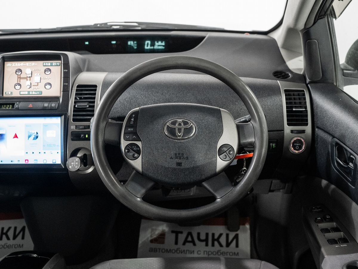 Toyota Prius 2011 - фото автомобиля
