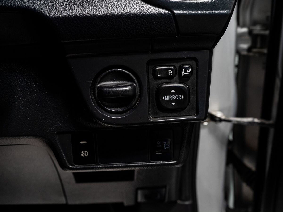 Toyota Corolla Axio 2015 - фото автомобиля
