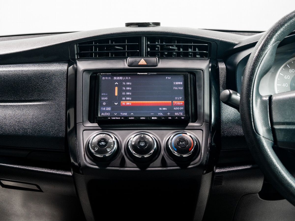 Toyota Corolla Axio 2015 - фото автомобиля