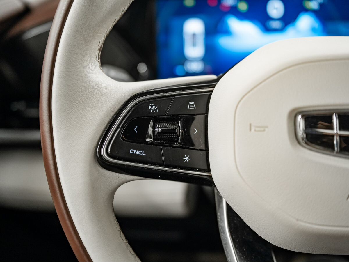 Geely Monjaro 2021 - фото автомобиля