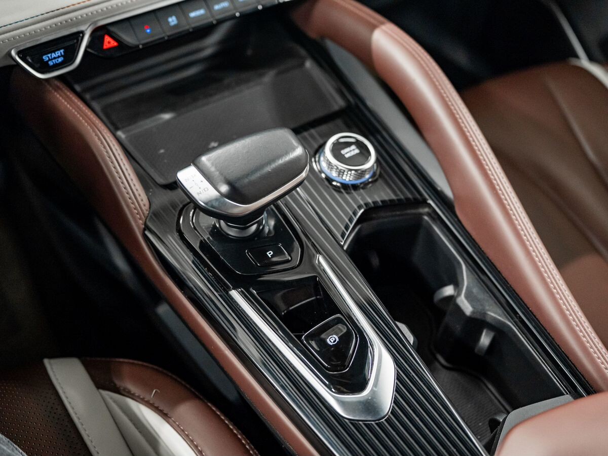 Geely Monjaro 2021 - фото автомобиля