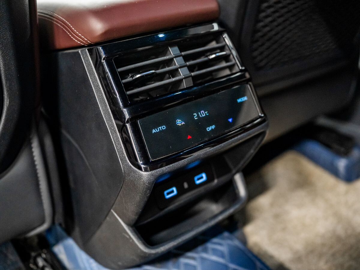 Geely Monjaro 2021 - фото автомобиля