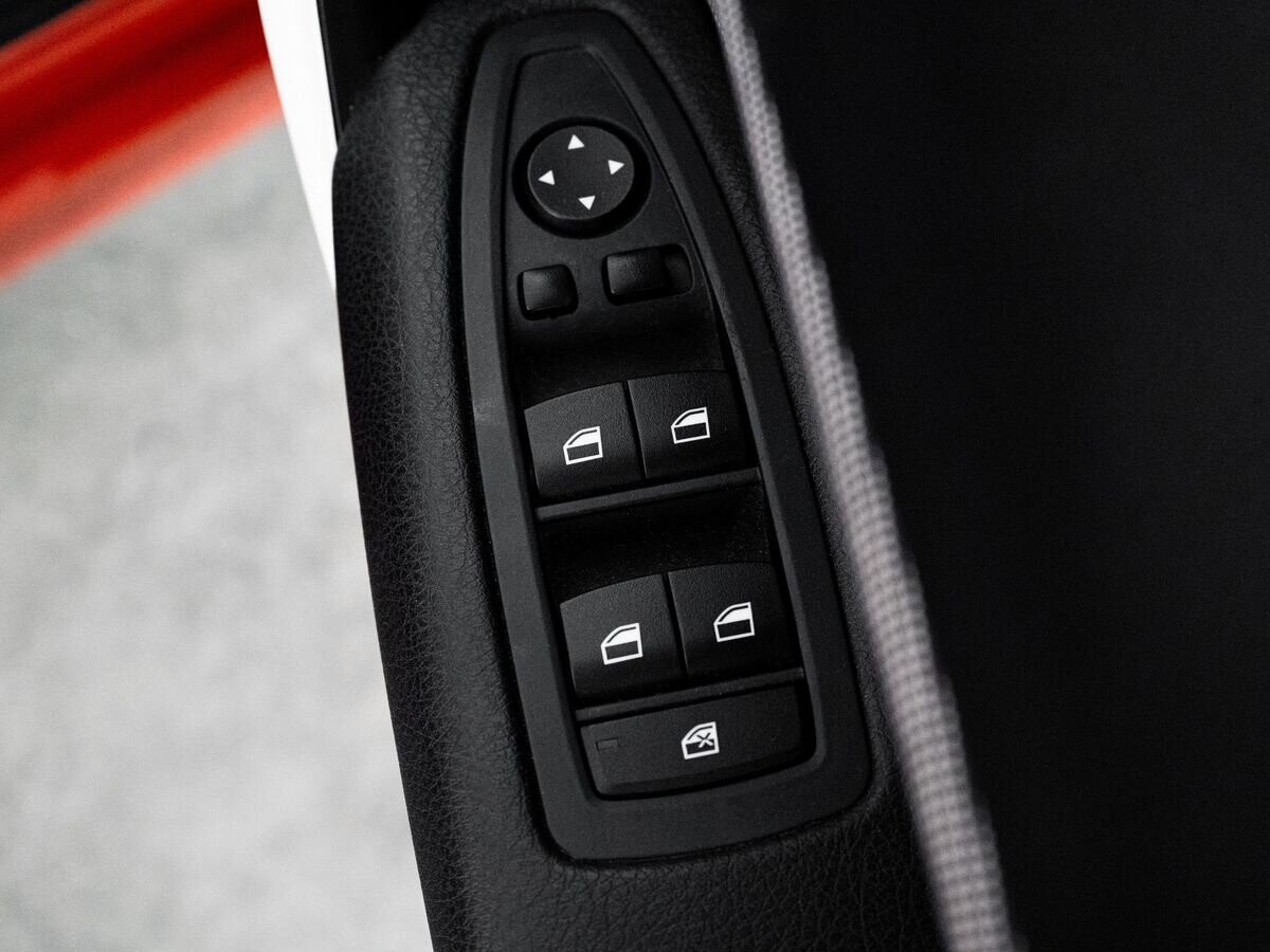 BMW 1-Series 2013 - фото автомобиля