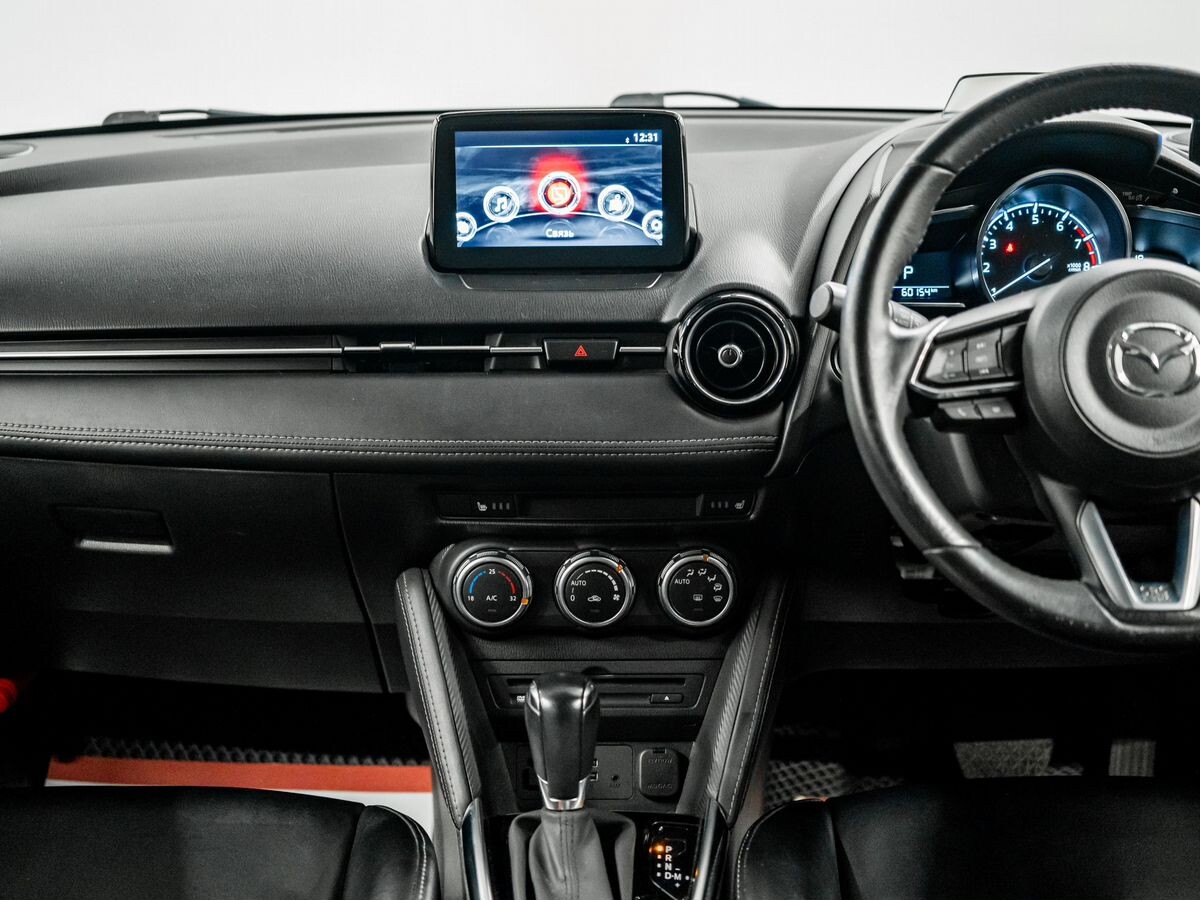 Mazda Demio 2017 - фото автомобиля