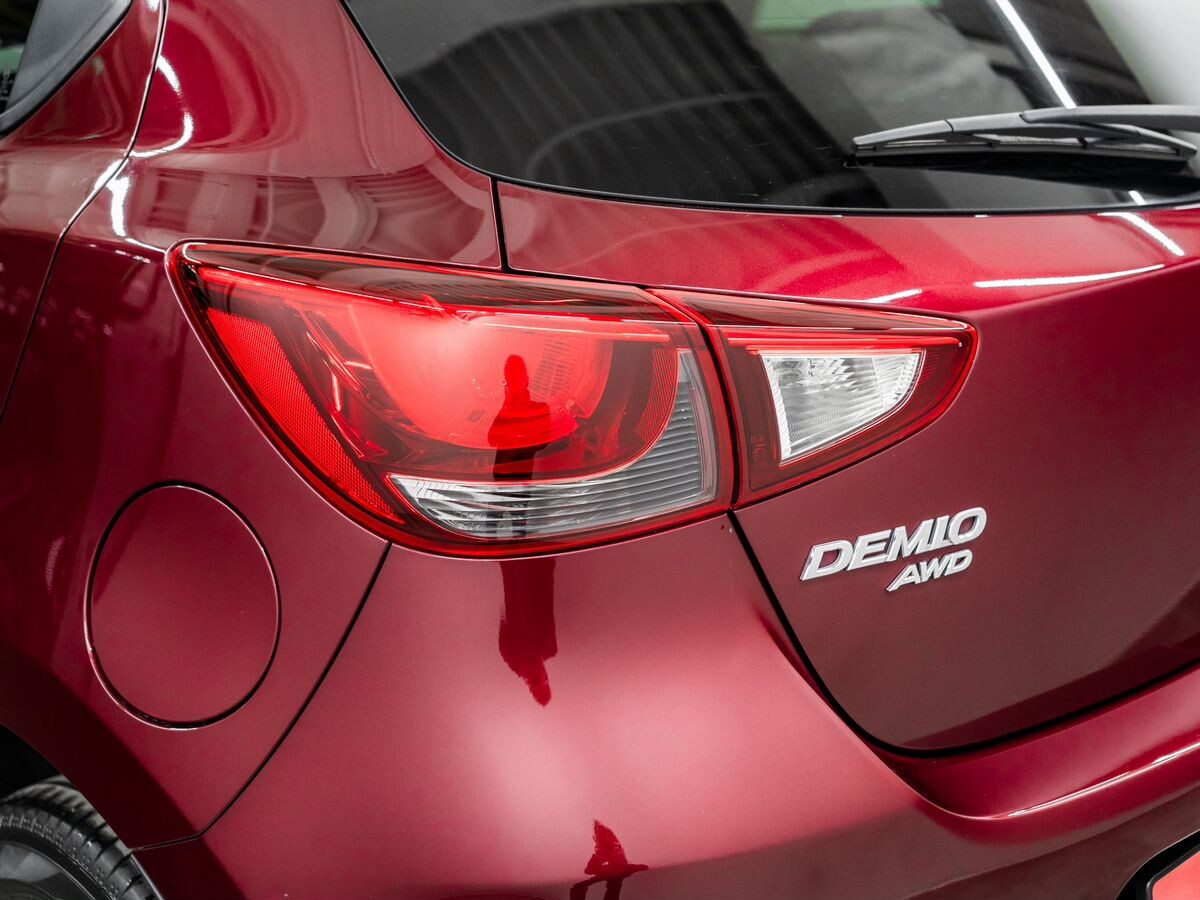 Mazda Demio 2017 - фото автомобиля