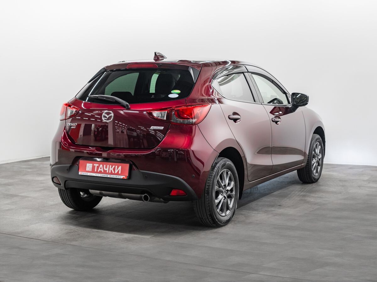 Mazda Demio 2017 - фото автомобиля