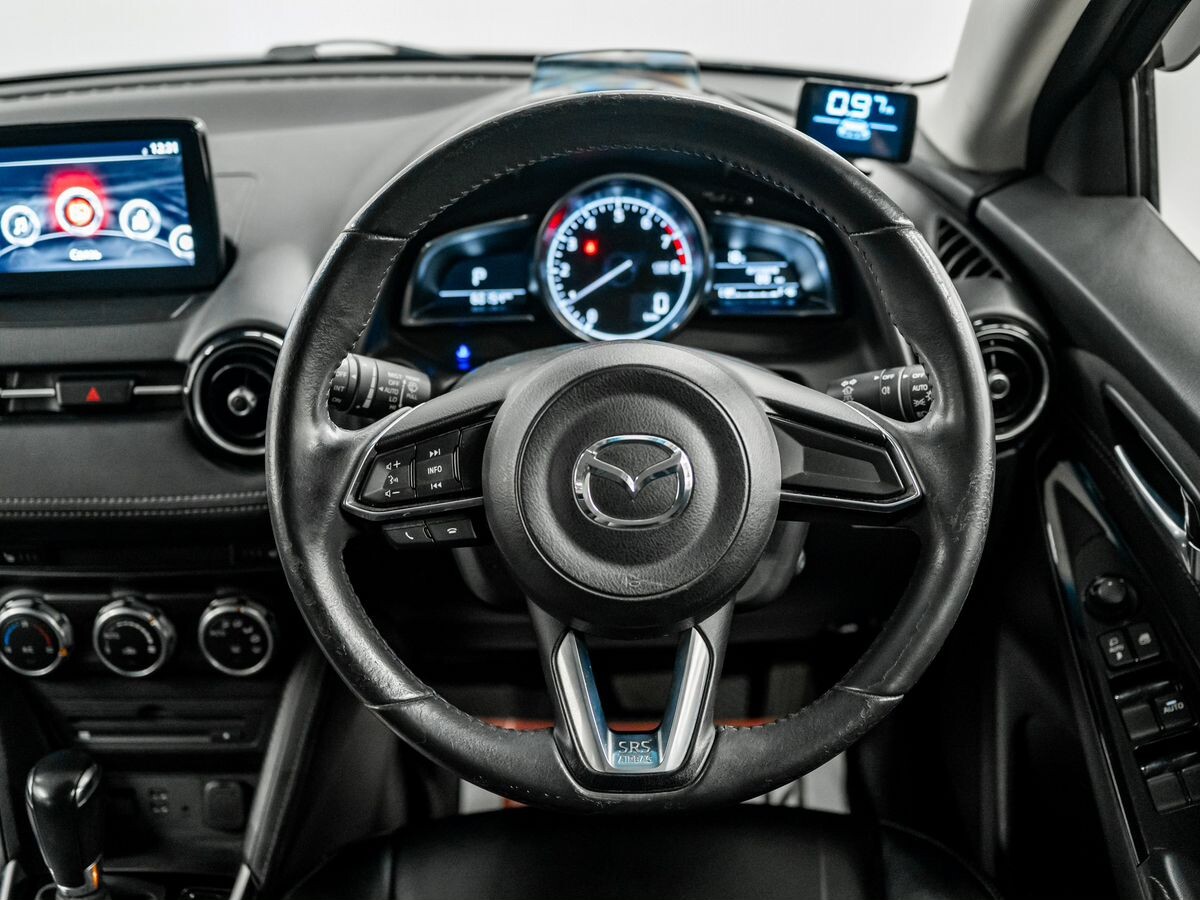 Mazda Demio 2017 - фото автомобиля