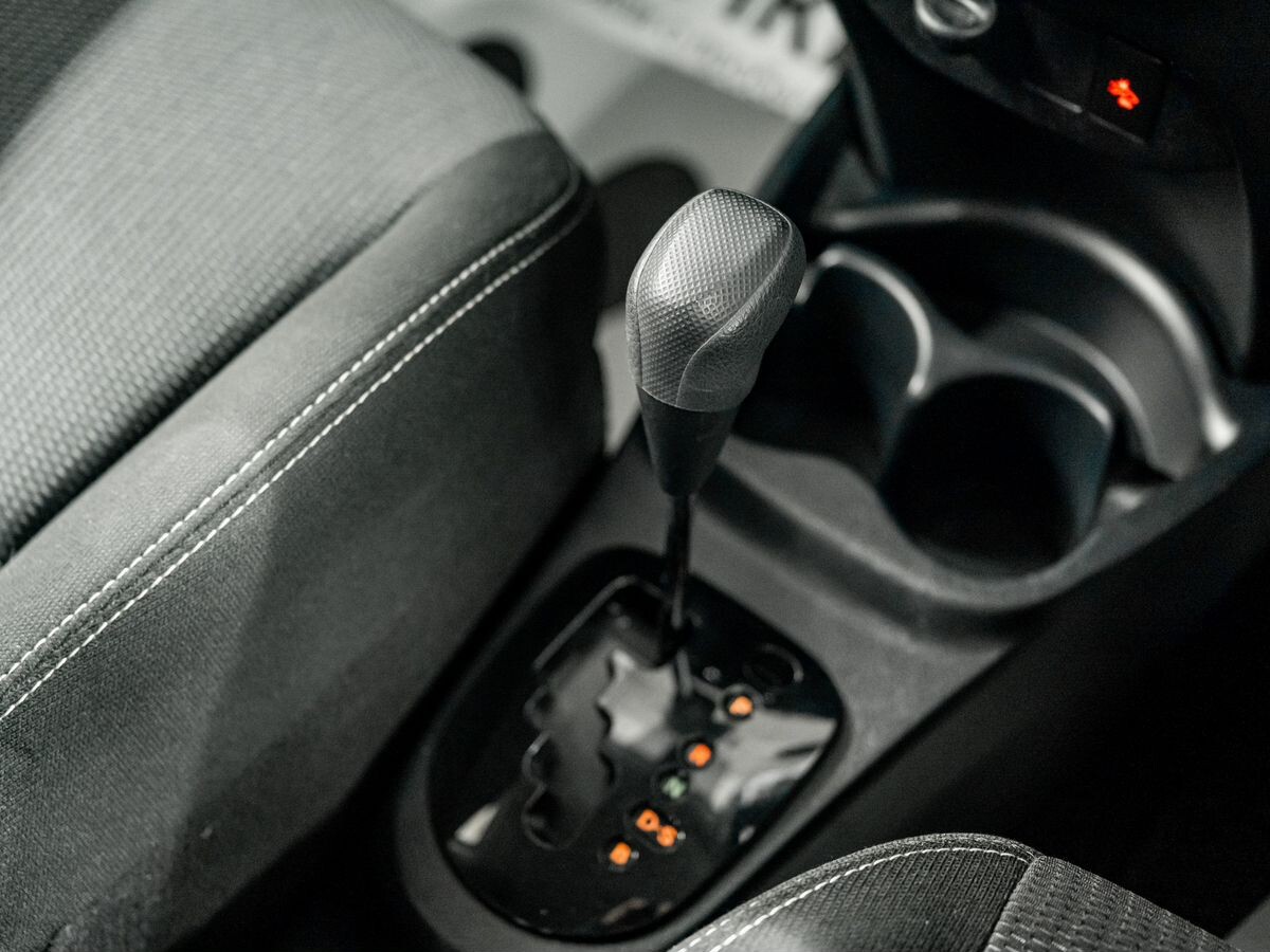 Toyota Vitz 2019 - фото автомобиля