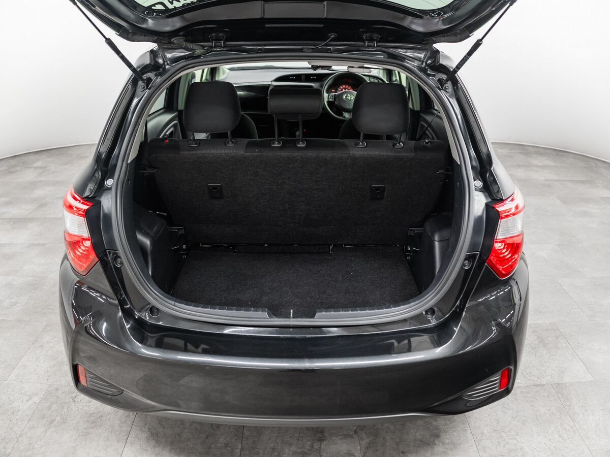 Toyota Vitz 2019 - фото автомобиля