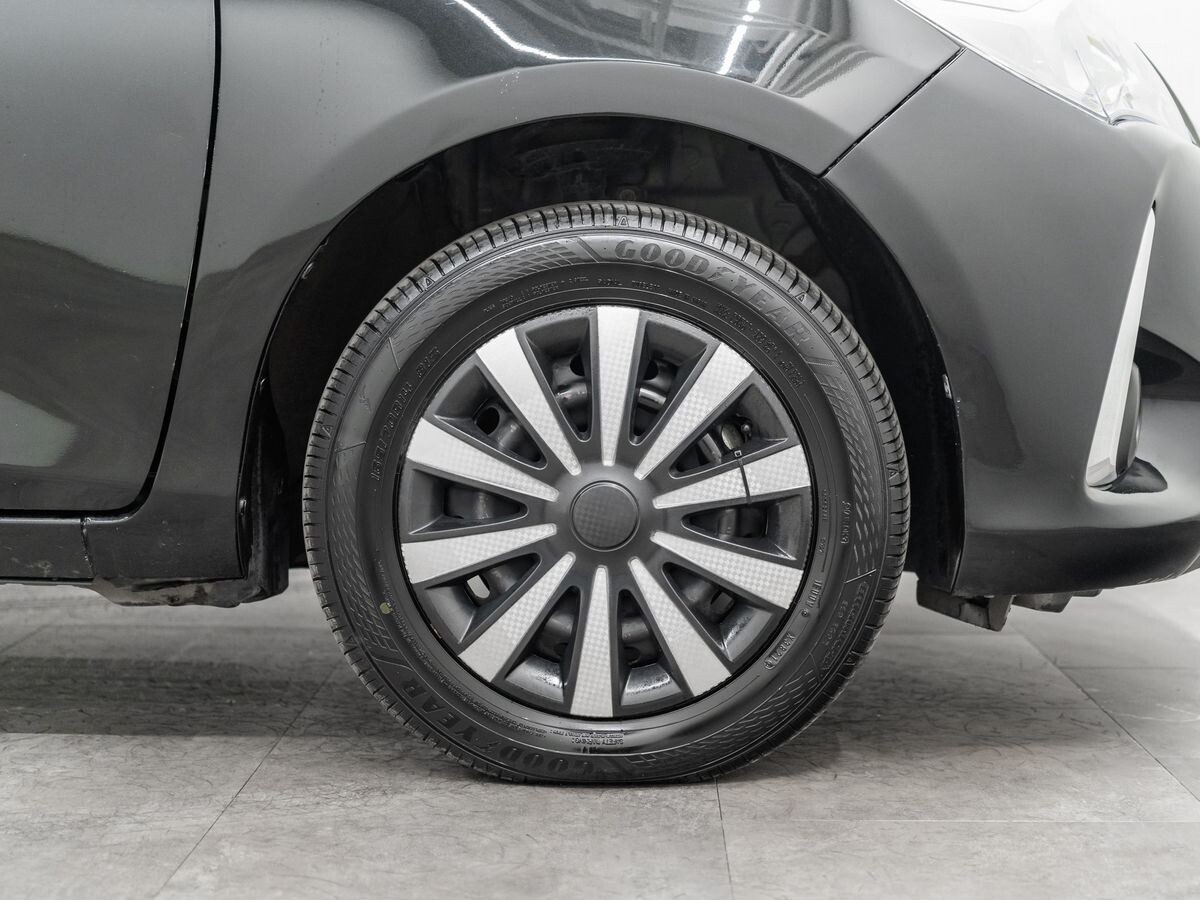 Toyota Vitz 2019 - фото автомобиля