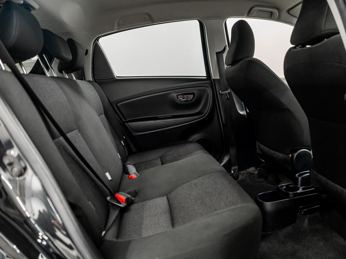 Toyota Vitz 2019 - фото автомобиля
