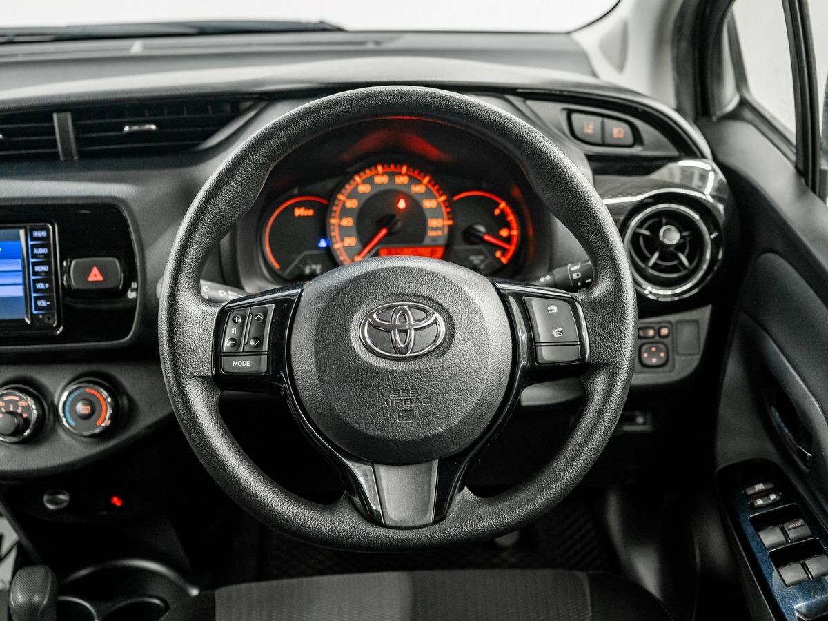 Toyota Vitz 2019 - фото автомобиля