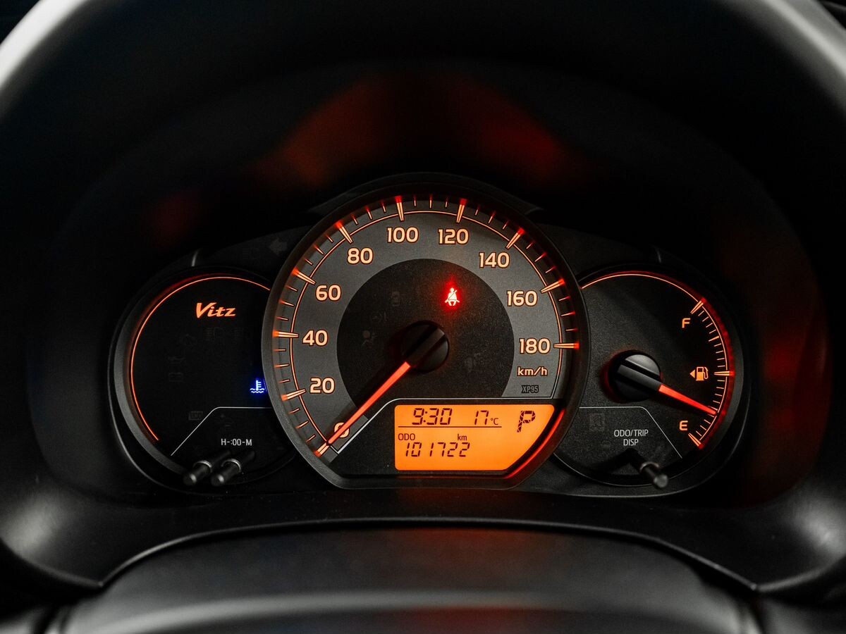 Toyota Vitz 2019 - фото автомобиля