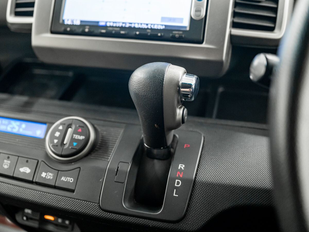 Honda Freed Spike 2014 - фото автомобиля