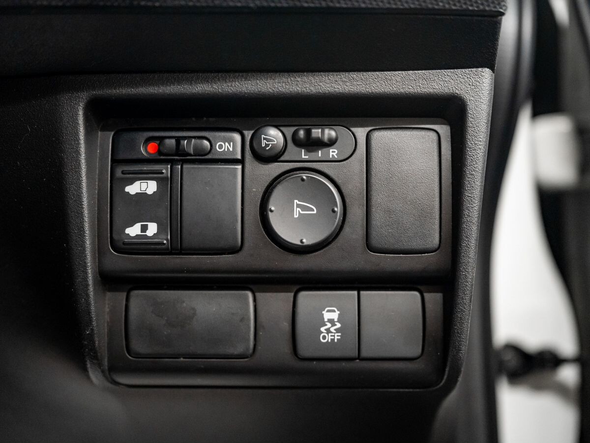 Honda Freed Spike 2014 - фото автомобиля