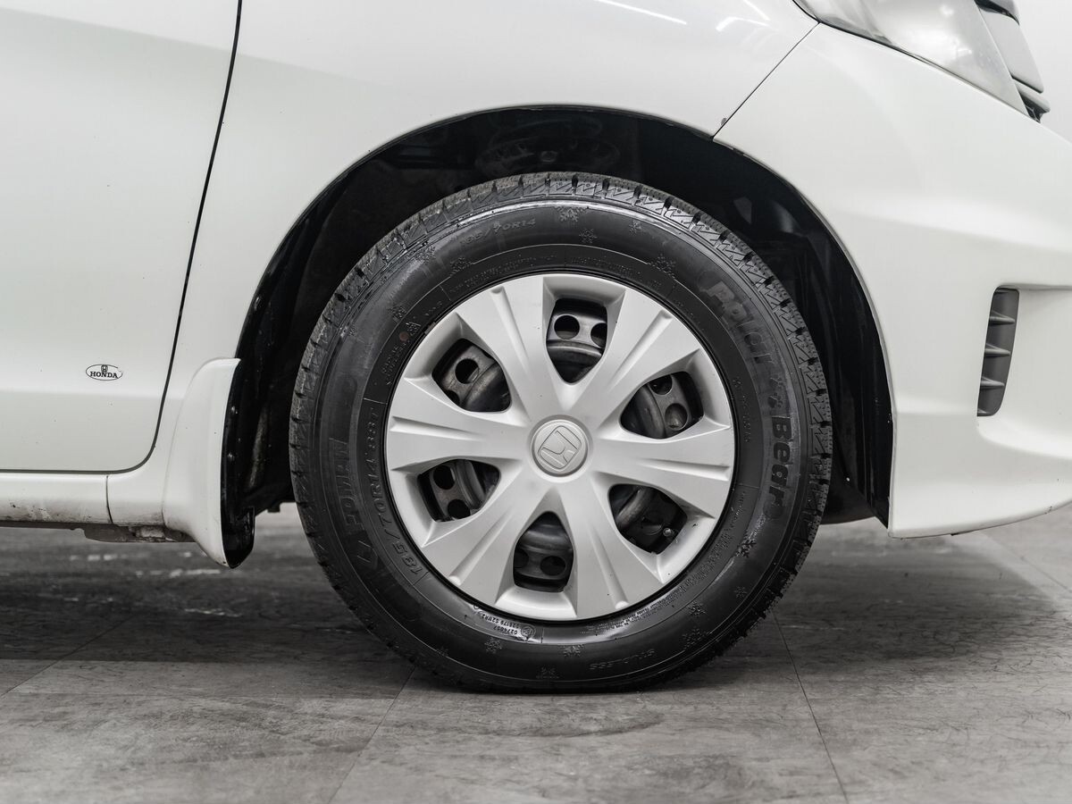 Honda Freed Spike 2014 - фото автомобиля