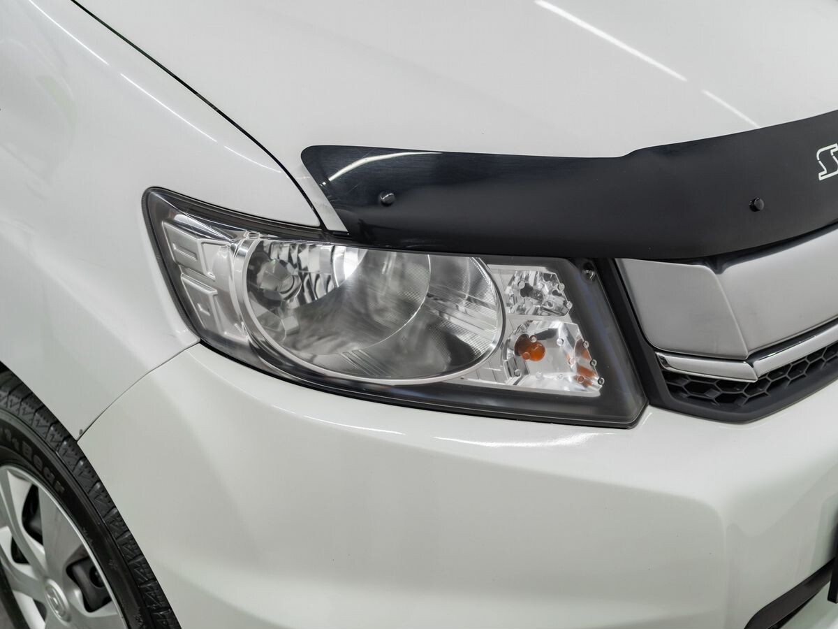 Honda Freed Spike 2014 - фото автомобиля