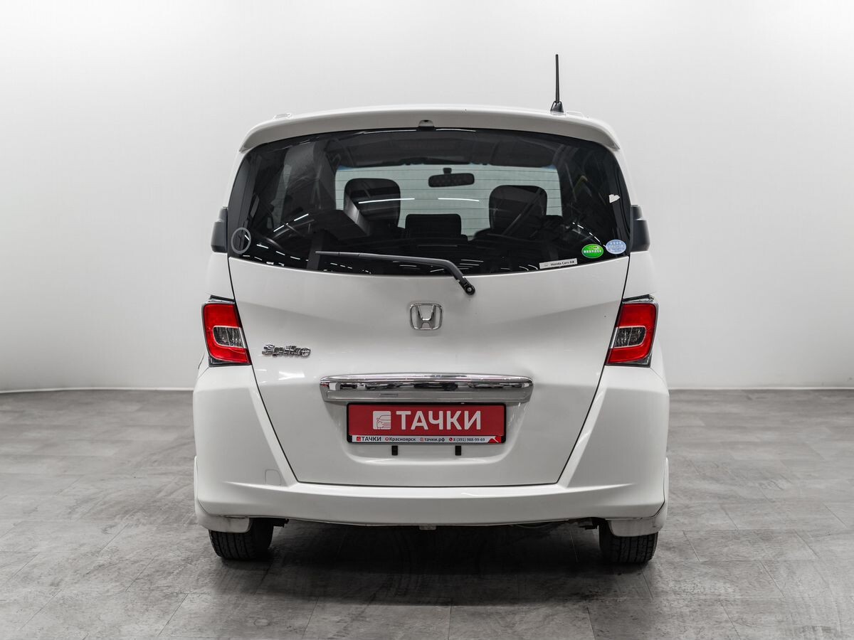 Honda Freed Spike 2014 - фото автомобиля