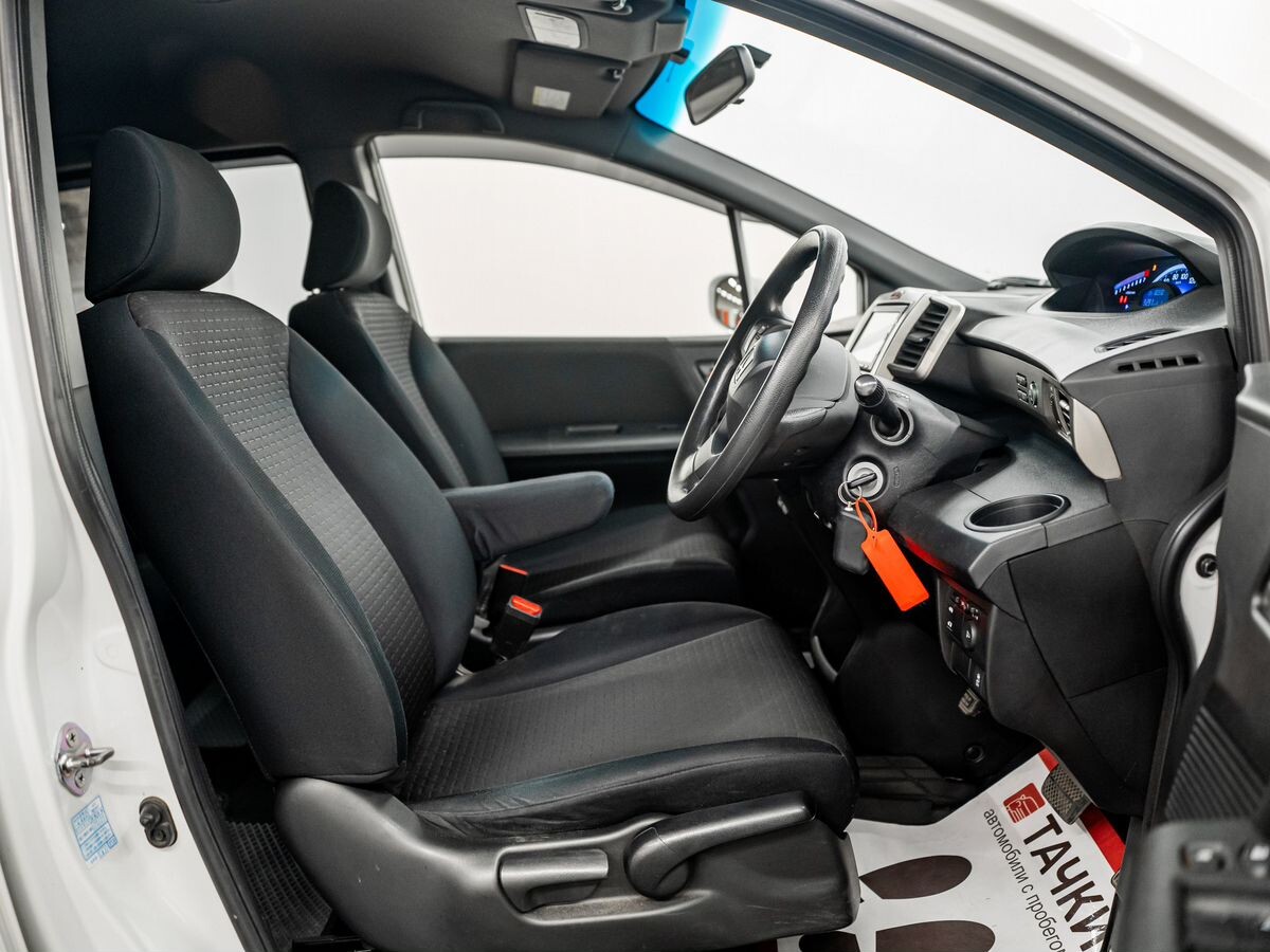 Honda Freed Spike 2014 - фото автомобиля