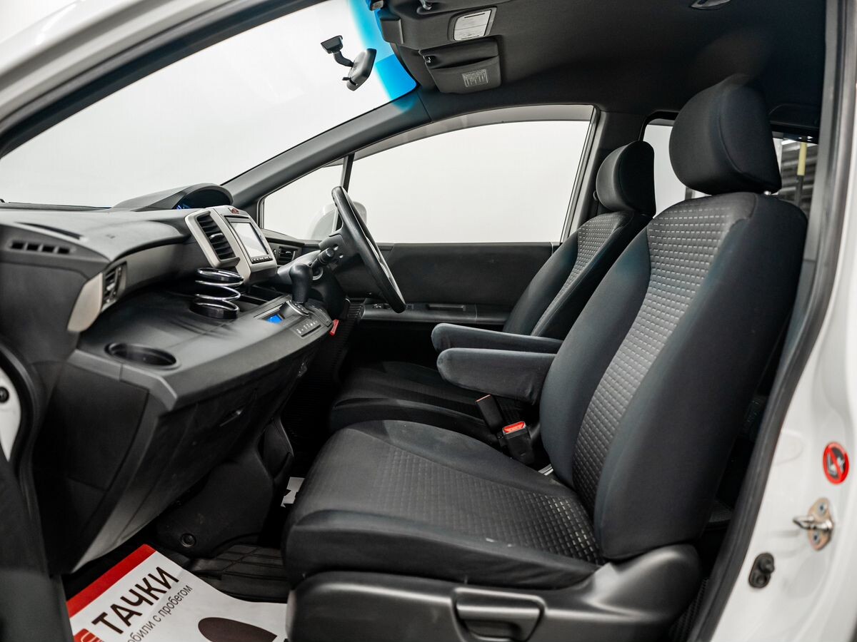 Honda Freed Spike 2014 - фото автомобиля