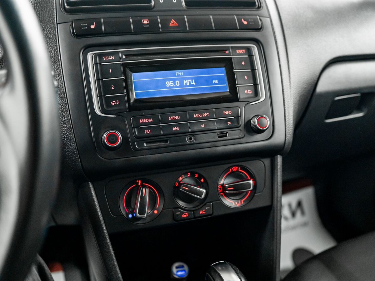Volkswagen Polo 2014 - фото автомобиля