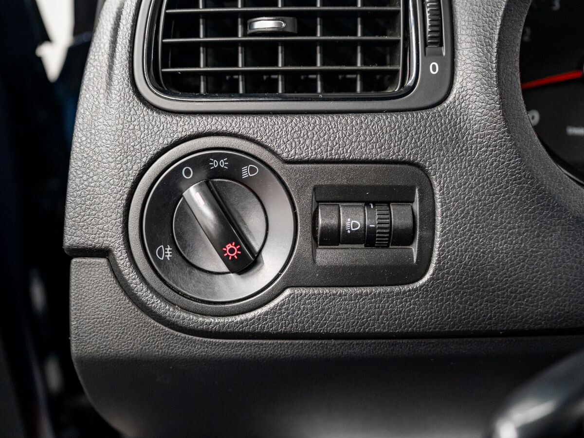 Volkswagen Polo 2014 - фото автомобиля