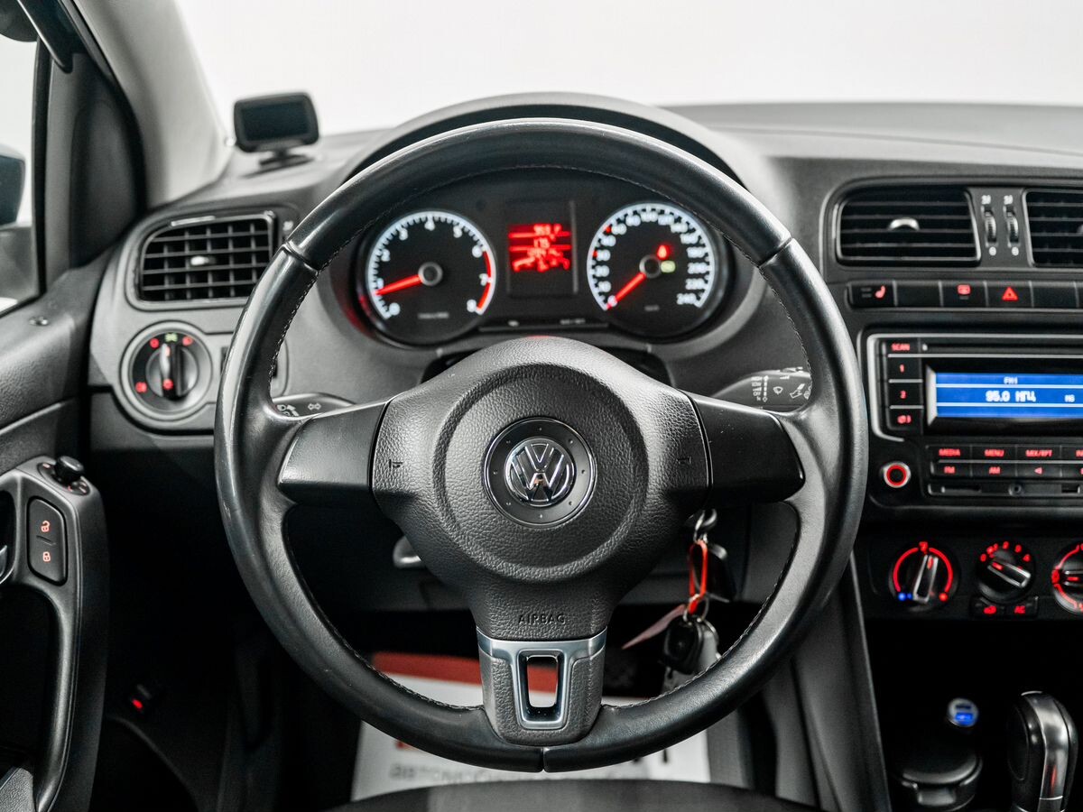 Volkswagen Polo 2014 - фото автомобиля