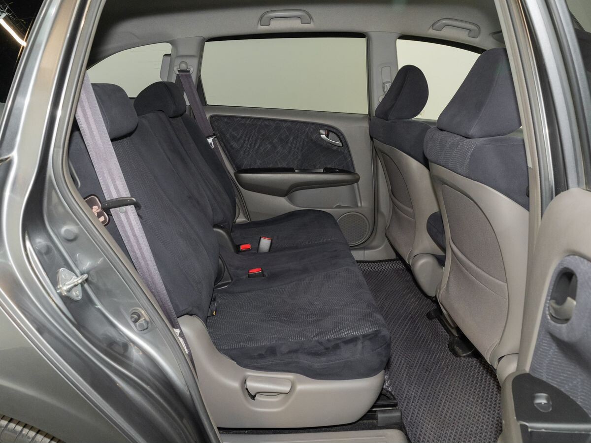 Honda Stream 2009 - фото автомобиля