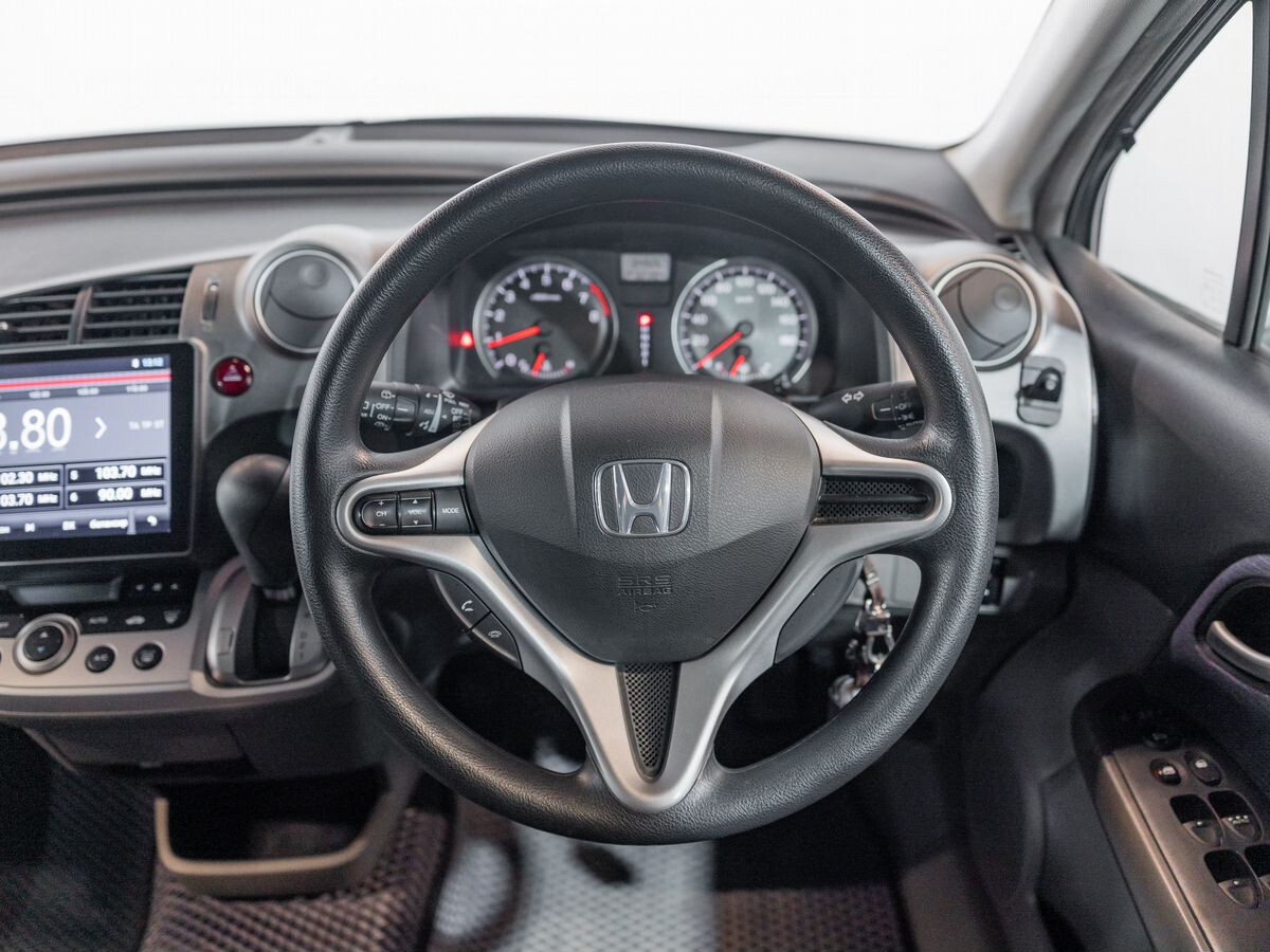 Honda Stream 2009 - фото автомобиля