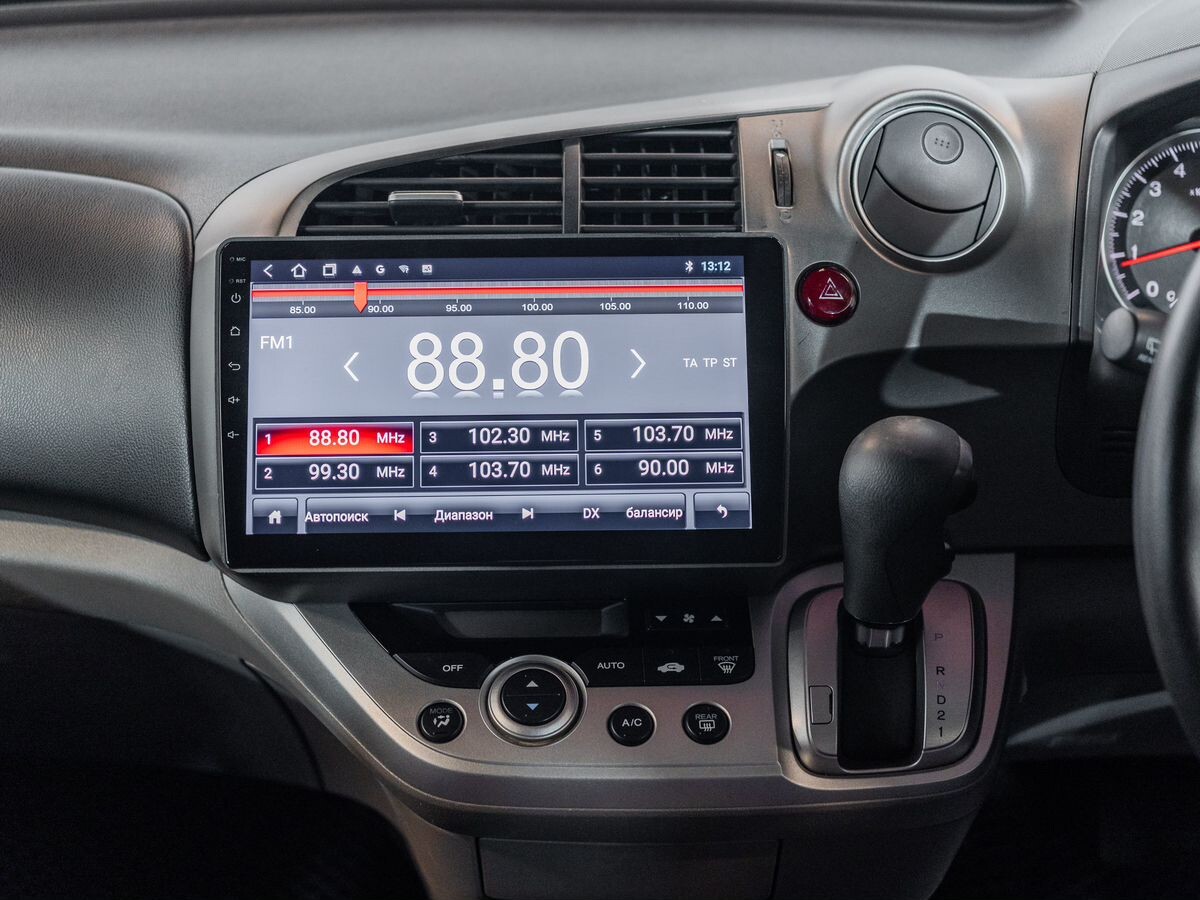 Honda Stream 2009 - фото автомобиля