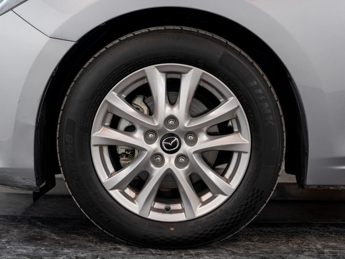Mazda Axela 2015 - фото автомобиля