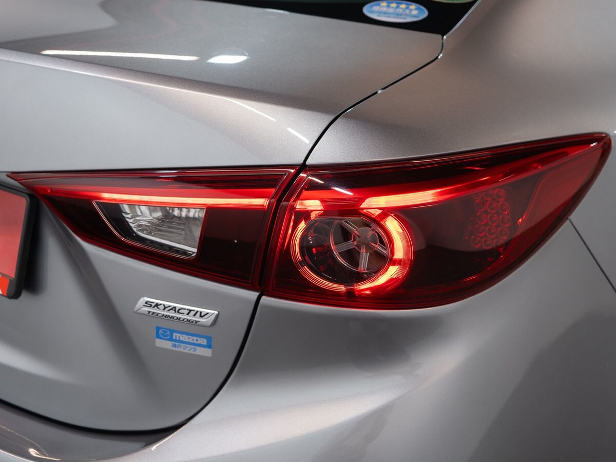 Mazda Axela 2015 - фото автомобиля