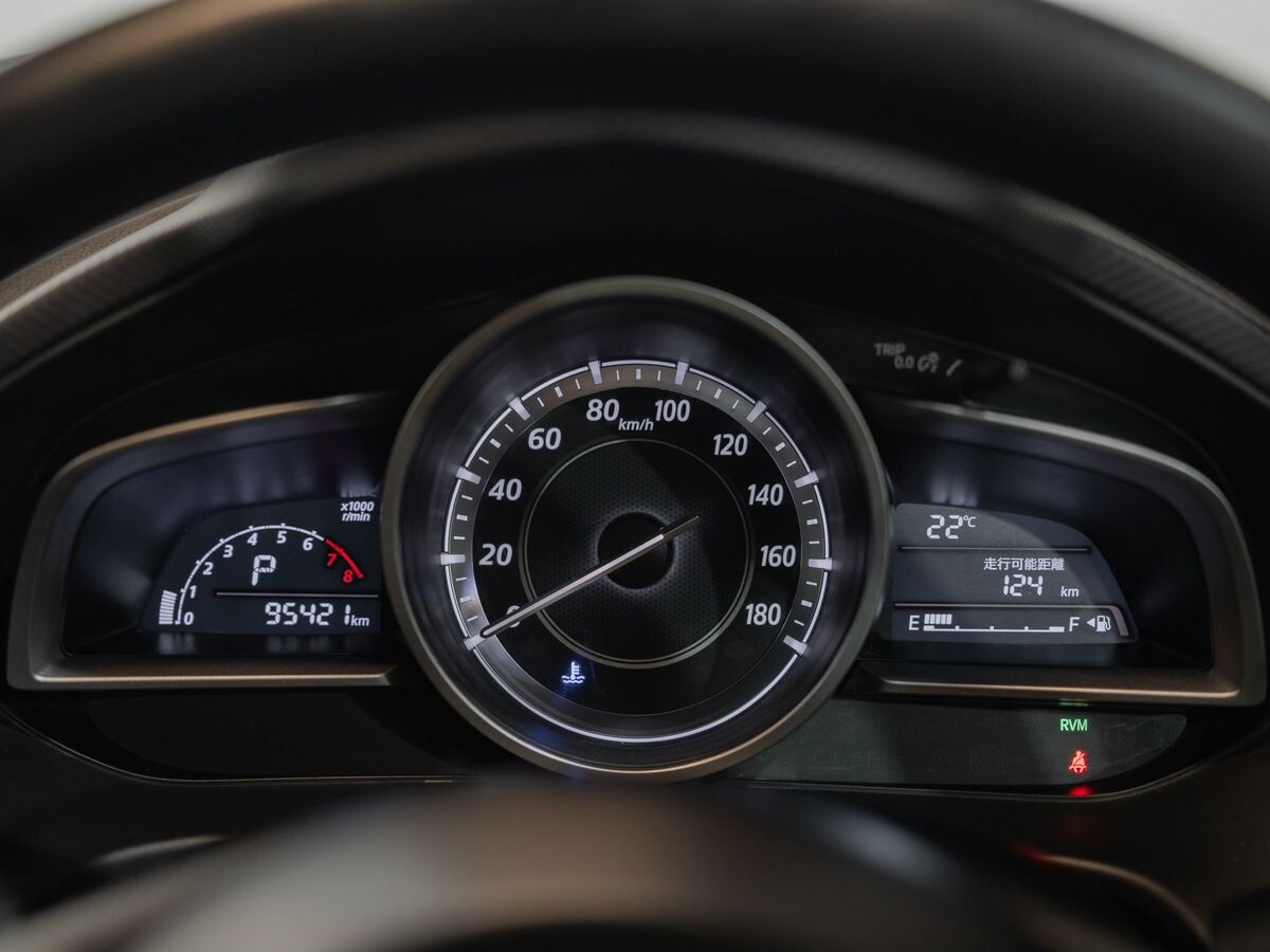 Mazda Axela 2015 - фото автомобиля