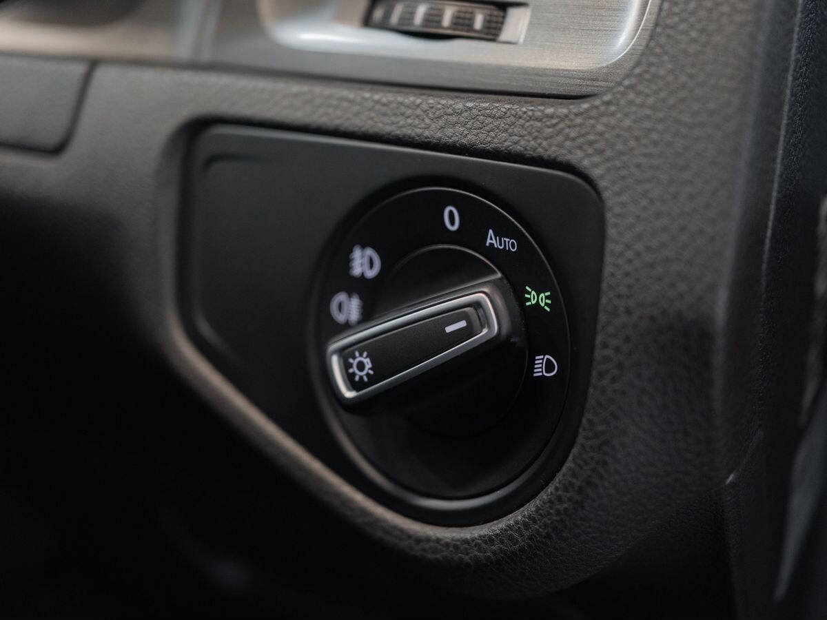 Volkswagen Golf 2013 - фото автомобиля