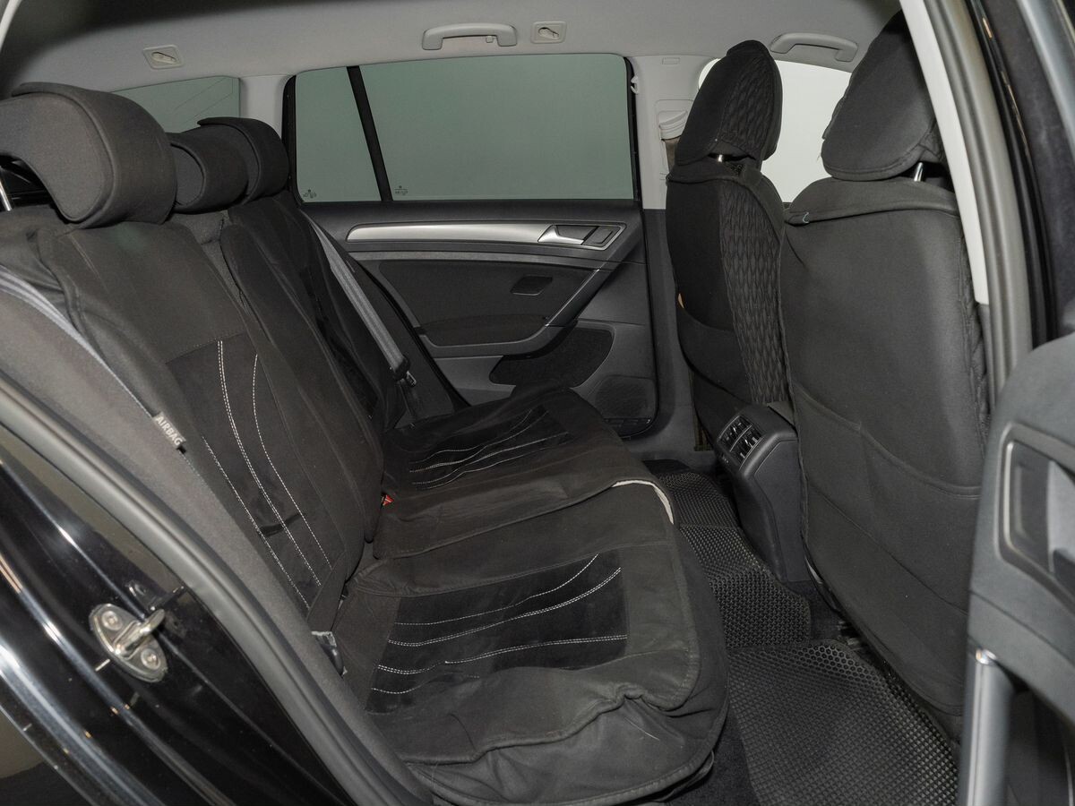 Volkswagen Golf 2013 - фото автомобиля