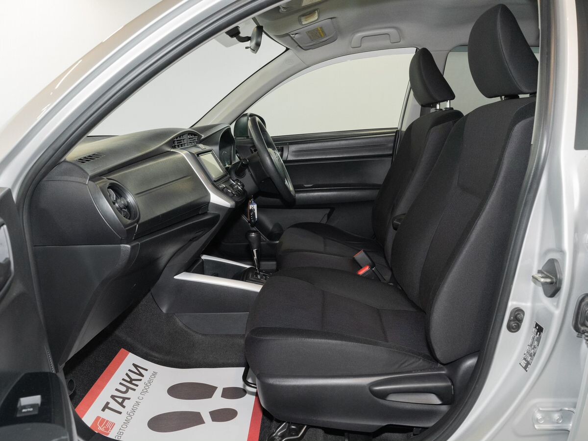 Toyota Corolla Fielder 2015 - фото автомобиля