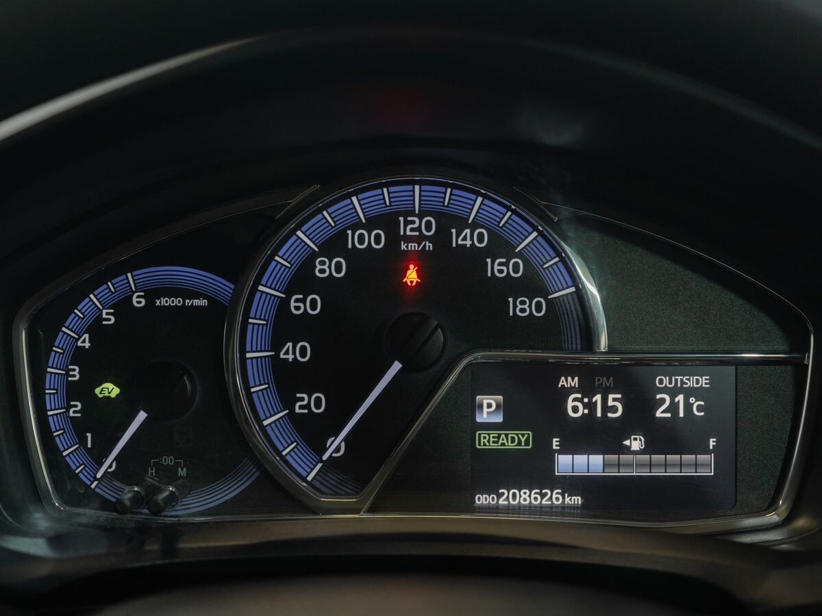 Toyota Corolla Fielder 2015 - фото автомобиля