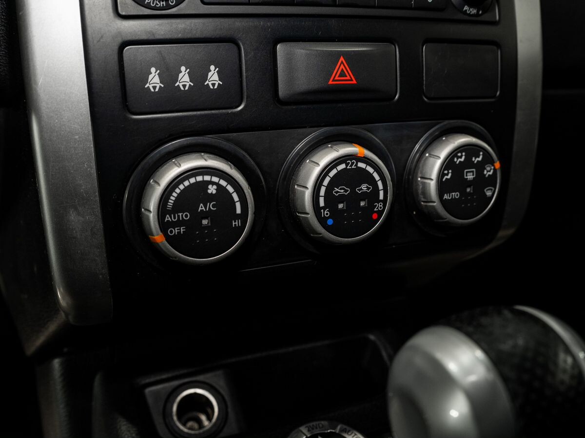 Nissan X-Trail 2012 - фото автомобиля