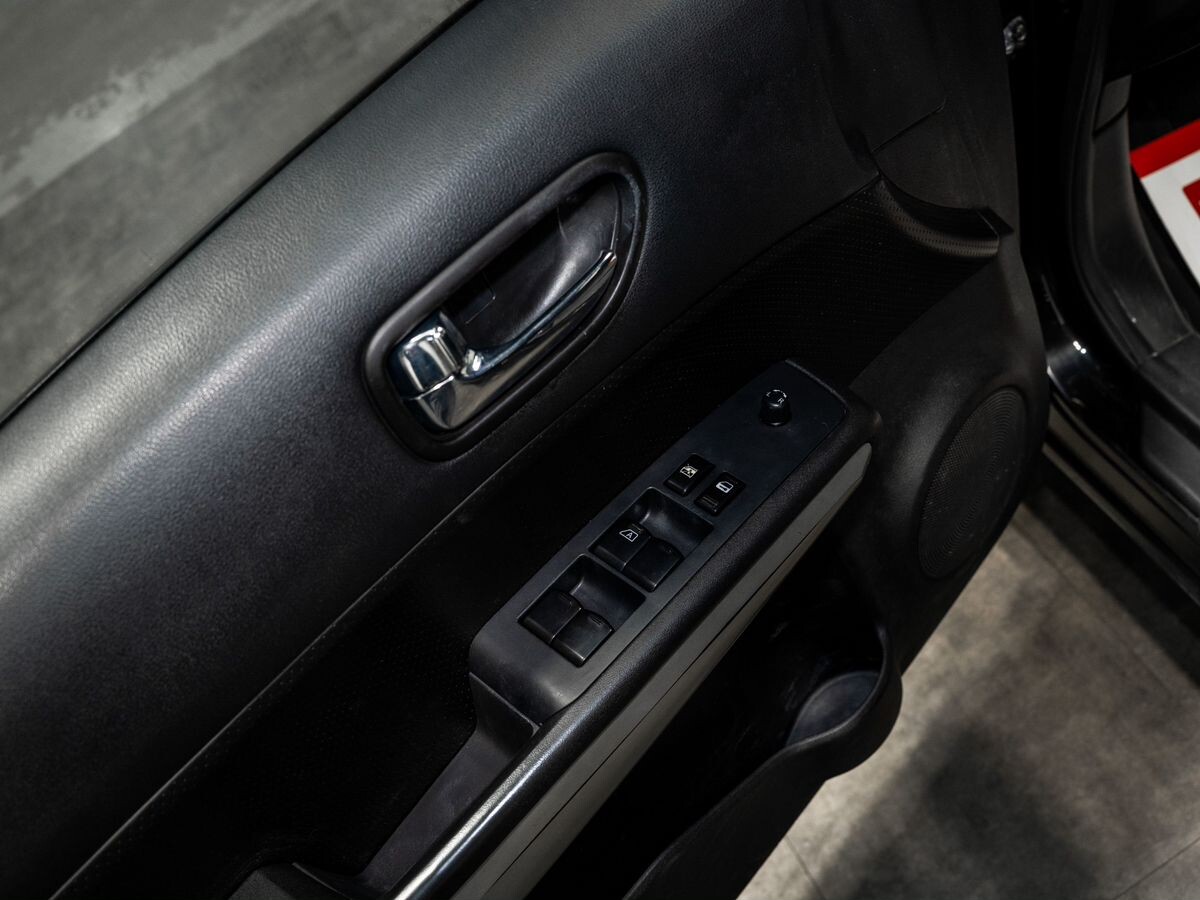 Nissan X-Trail 2012 - фото автомобиля