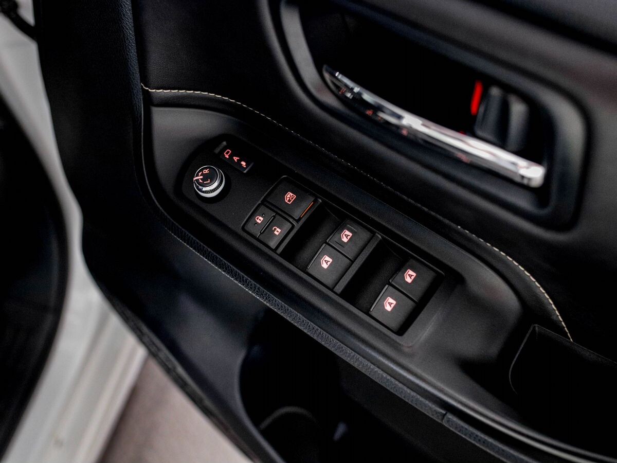 Toyota Esquire 2015 - фото автомобиля