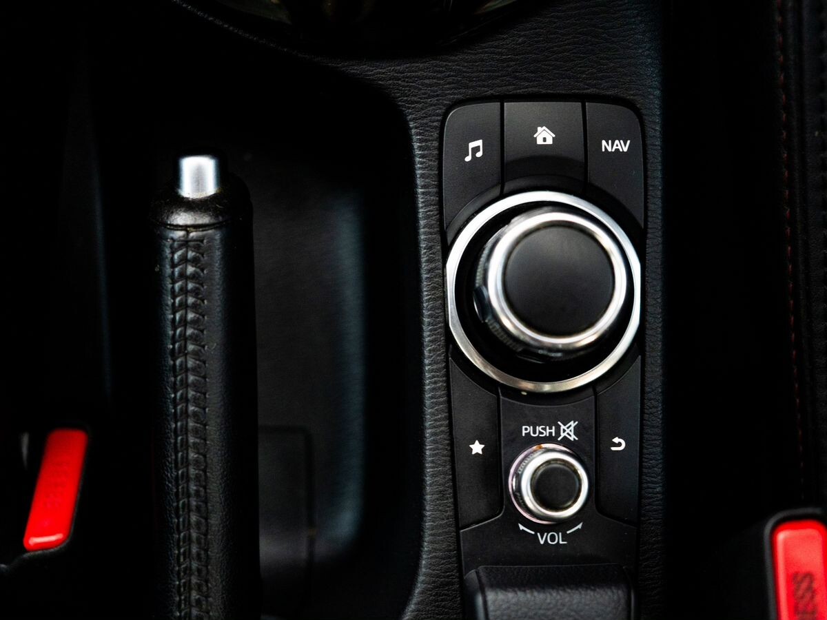 Mazda CX-3 2015 - фото автомобиля