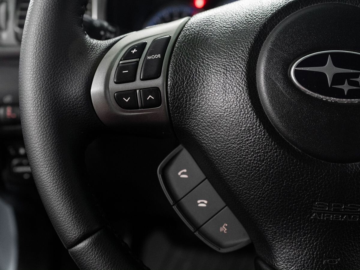 Subaru Forester 2011 - фото автомобиля