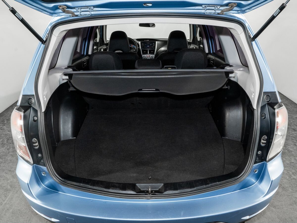 Subaru Forester 2011 - фото автомобиля