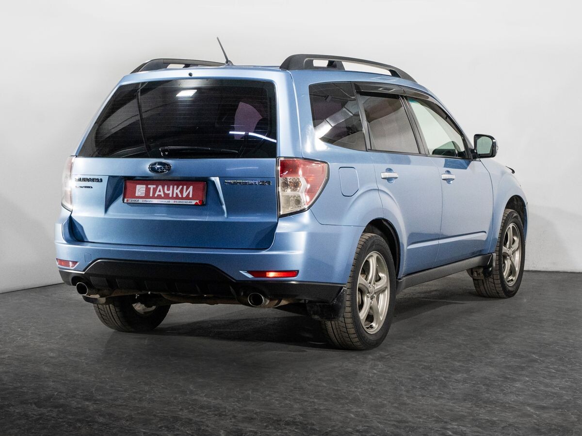 Subaru Forester 2011 - фото автомобиля