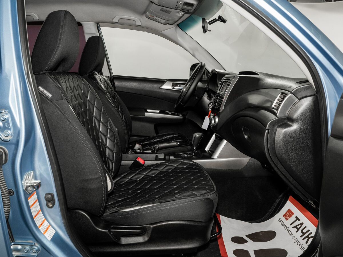 Subaru Forester 2011 - фото автомобиля