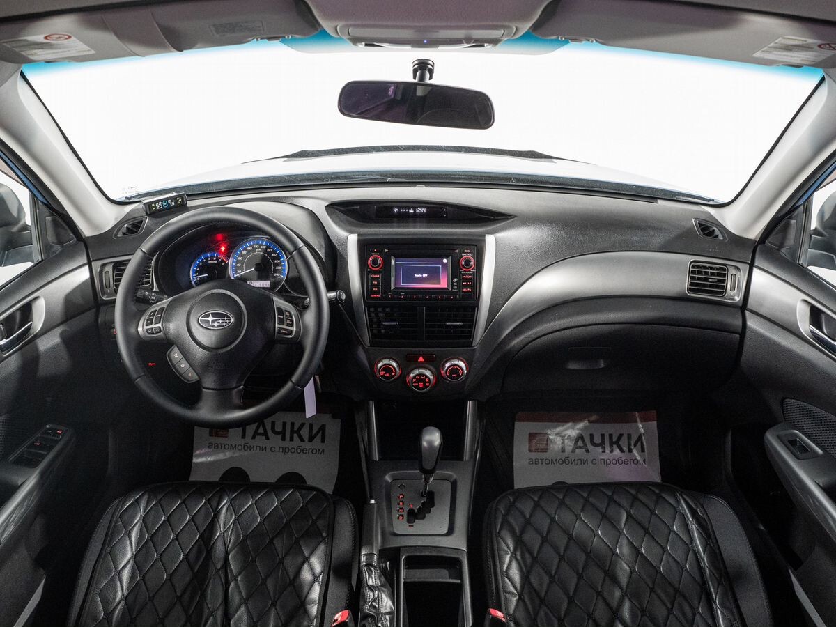 Subaru Forester 2011 - фото автомобиля