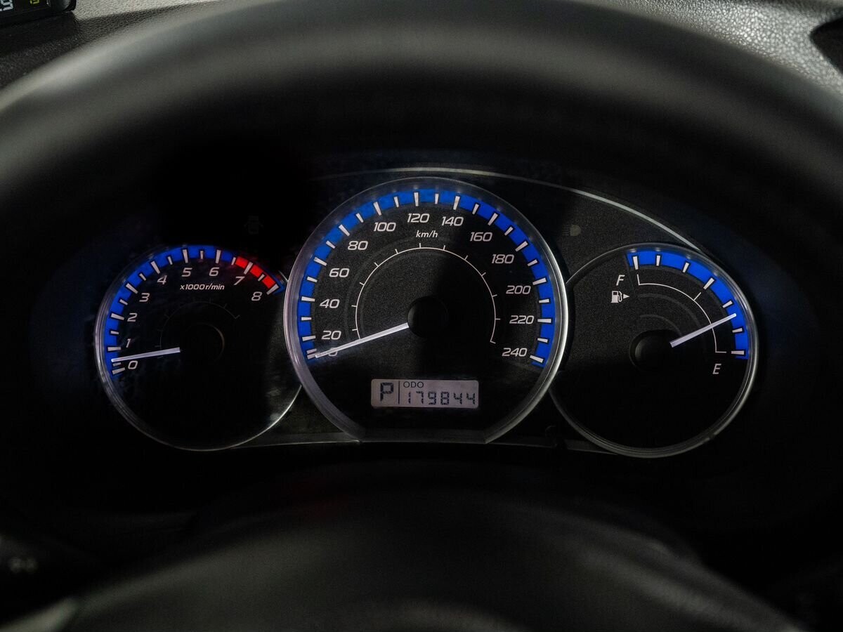 Subaru Forester 2011 - фото автомобиля