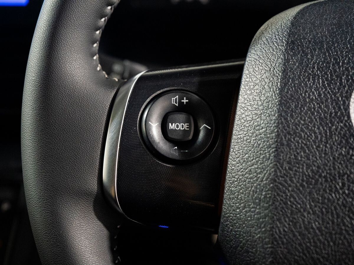 Toyota Sienta 2015 - фото автомобиля
