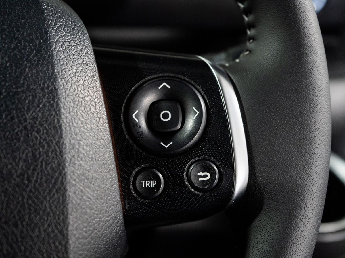 Toyota Sienta 2015 - фото автомобиля