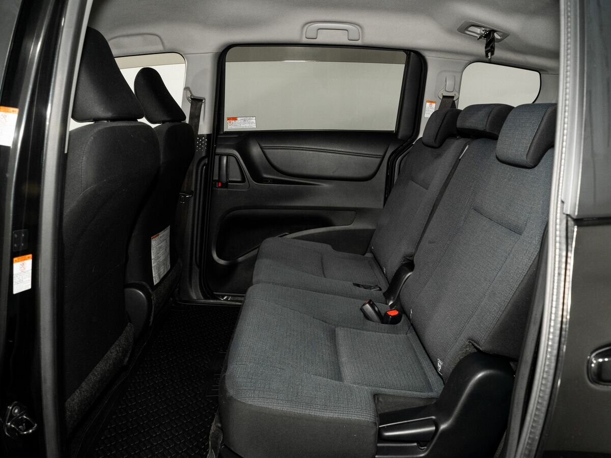 Toyota Sienta 2015 - фото автомобиля